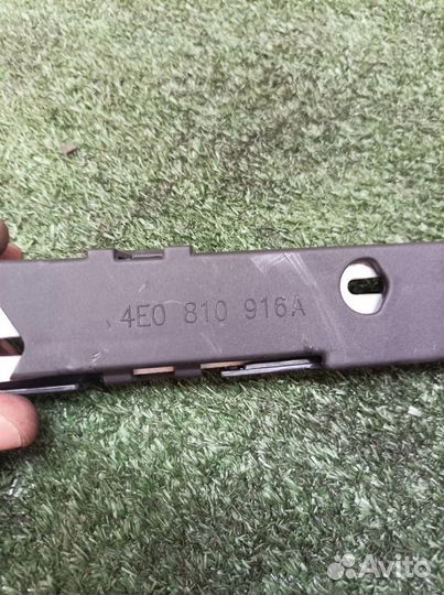 Кронштейн заднего бампера правый Audi Audi A8 4E