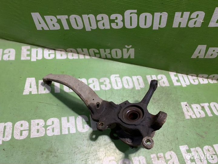 Кулак поворотный передний правый Mazda Millenia