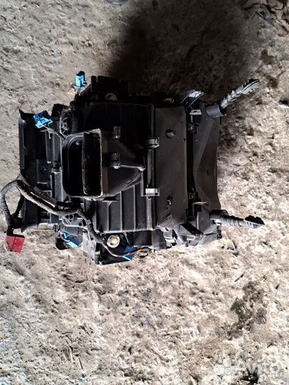 Корпус печки в сборе с радиатором Audi A6 C6