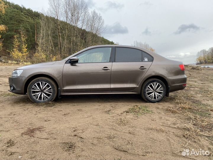 Volkswagen Jetta 1.6 AT, 2012, 275 161 км