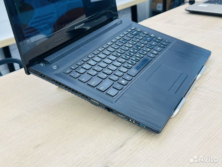 Ноутбук Lenovo 4 ядра AMD A8/ 8 RAM/ Radeon R5M330