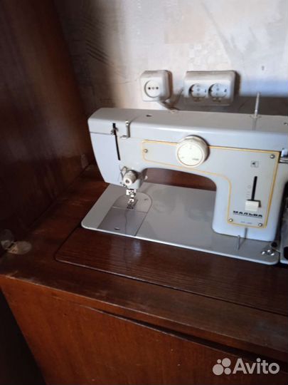 Швейная машина Мальва