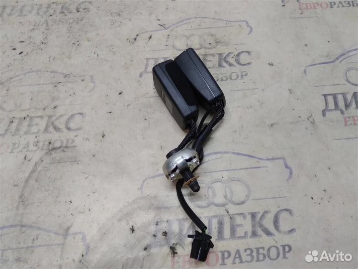 Ответная часть ремня безопасности VW Passat (B7)