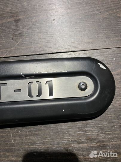 Левая накладка на раму для Yamaha MT-01 05-06