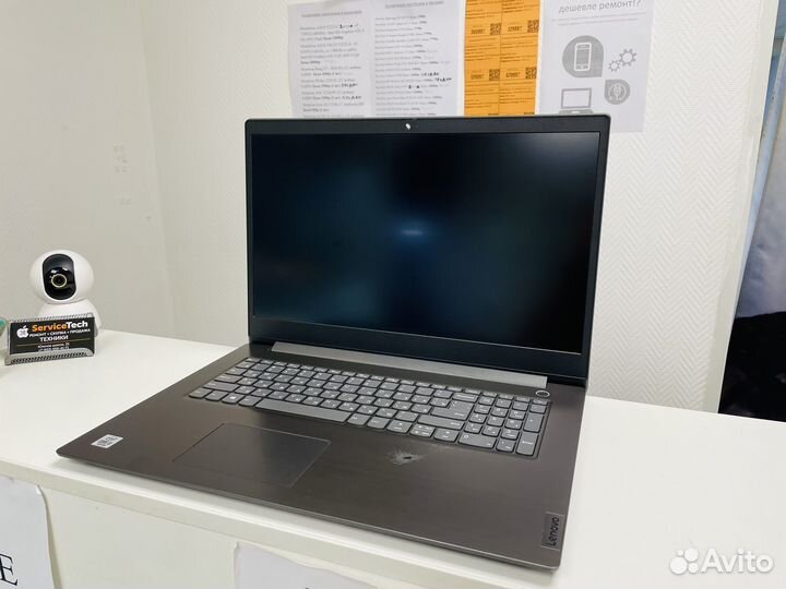 Ноутбук Lenovo V17-IIL 82GX