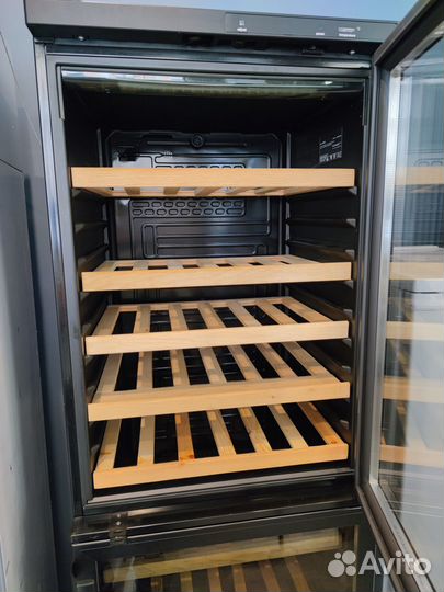 Винный шкаф Vestfrost Solutions VKG 570