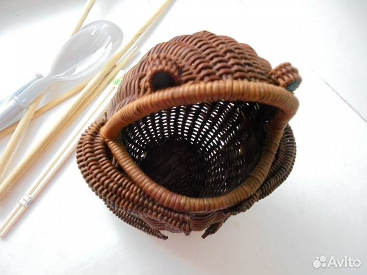 Подставка Лягушка вьетнамская соломка