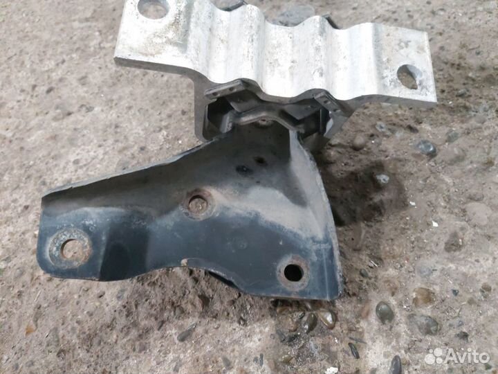 Опора (подушка) двигателя Renault Logan 1