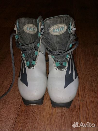 Лыжные ботинки