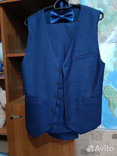 Костюм, одивался один раз на выпускной