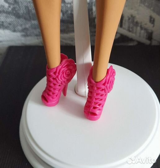 Барби Looks Лина 6 пар обуви парик серьги