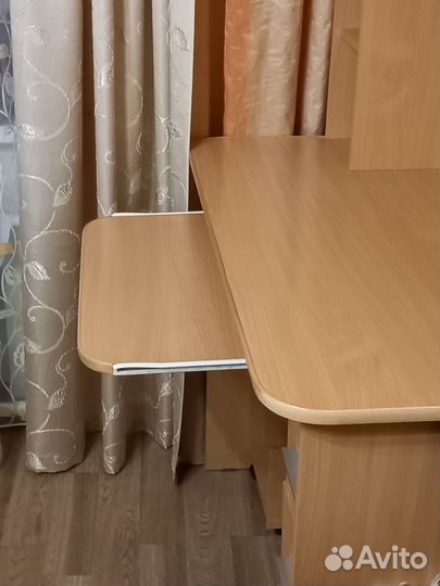 Компьютерный стол и стул
