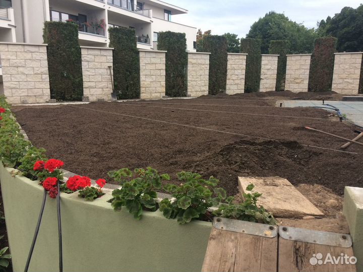 Автоматический полив, рулонный газон, освещение