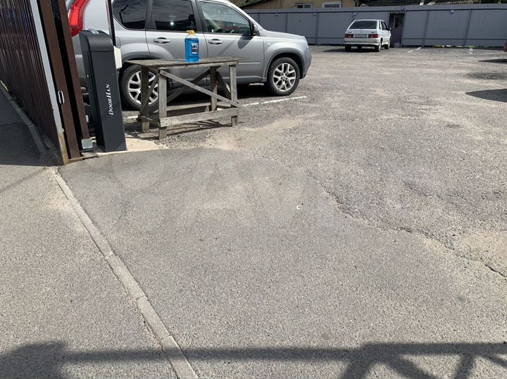 Машиноместо, > 30 м²