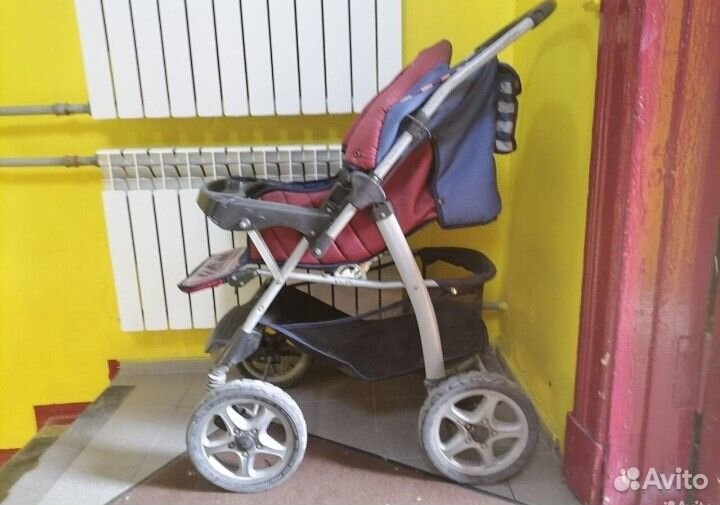 Прогулочная коляска