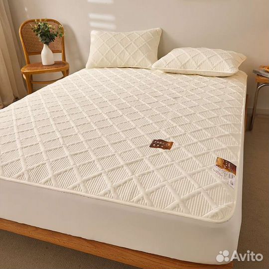 Наматрасник на резинке