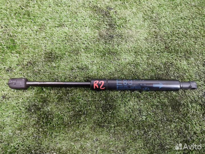 Амортизатор капота BMW X3 (E83) 2004