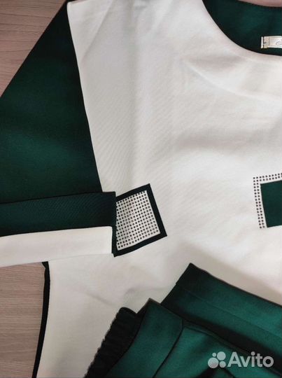 Костюм женский новый, 54