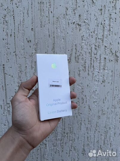 Аккумуляторы и экраны на iPhone 7,8,10,11