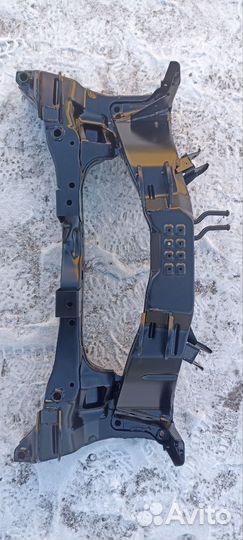 Задний подрамник Mitsubishi Outlander 1