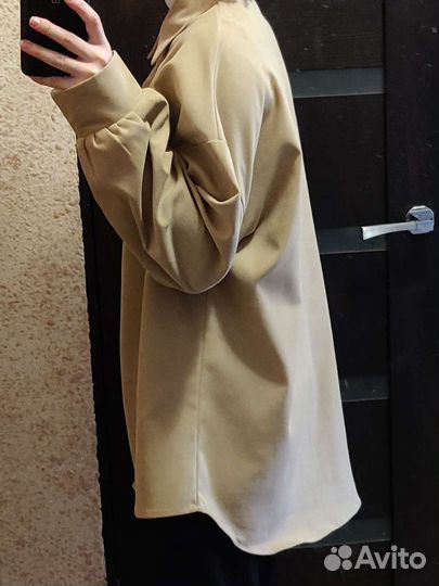 Бежевая рубашка