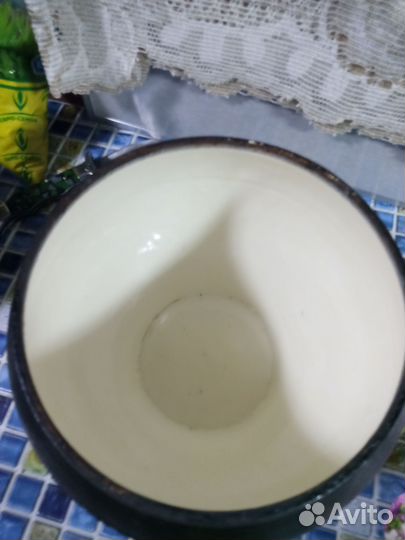 Набор чугунных горшков,три штуки