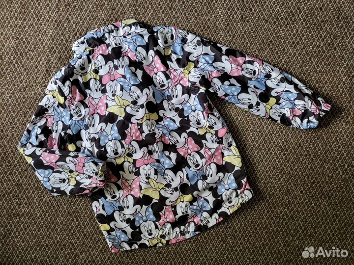 Ветровка и джинсы с Минни