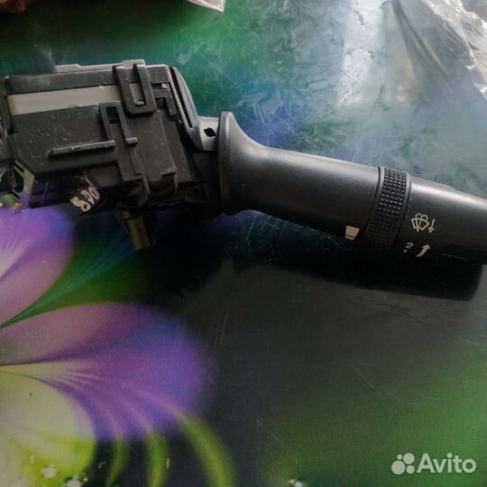 Включатститель омывателя лобового стекла