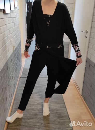 Дизайнерский комбинезон, чёрный трикотаж, 48 разм