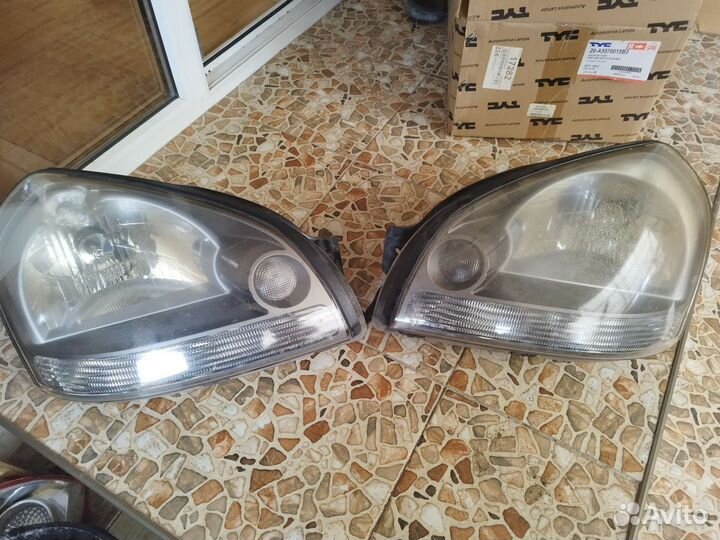 Фары hyundai tucson 2008