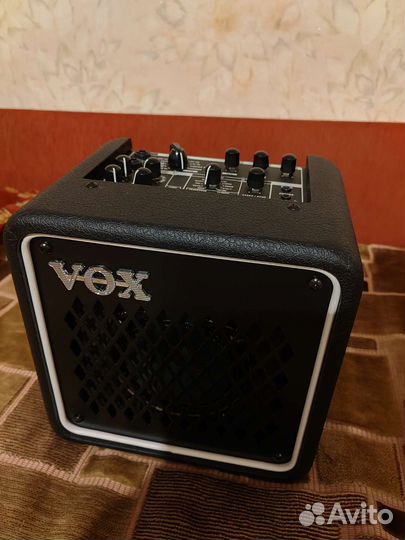 Электроакустическая гитара + комбик