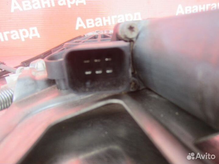 Стеклоподъёмник передний левый Mercedes-Benz