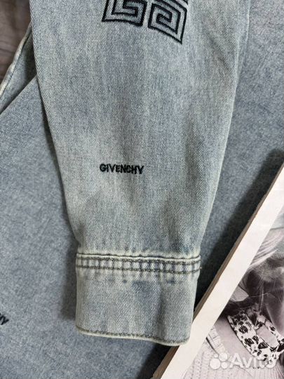 Джинсовая рубашка