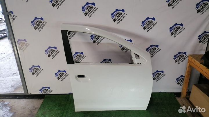 Дверь перед. правая Renault logan 2