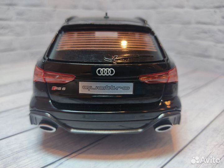 Модель автомобиля Ауди RS6, детские машинки