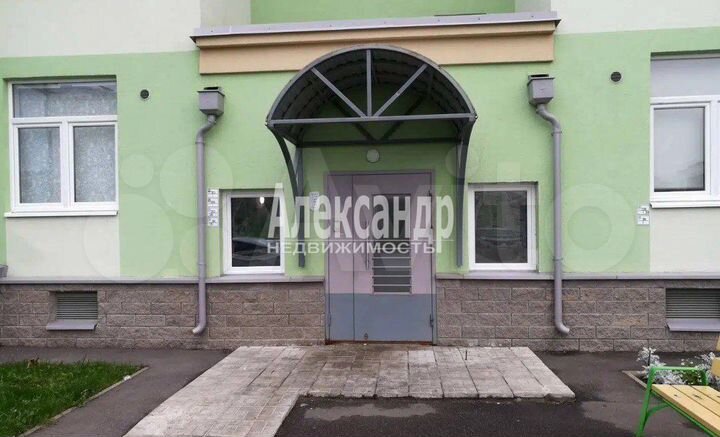 1-к. квартира, 52 м², 1/4 эт.