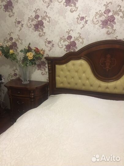 Спальный гарнитур массив италия