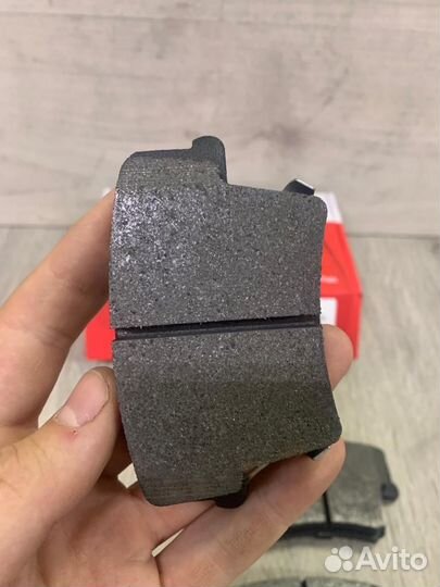 Колодки тормозные задние Dodge Challenger, Charger