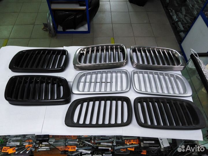 Решетка радиатора универсальная вид BMW