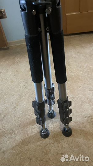Штатив для фотоаппарата профессиональный