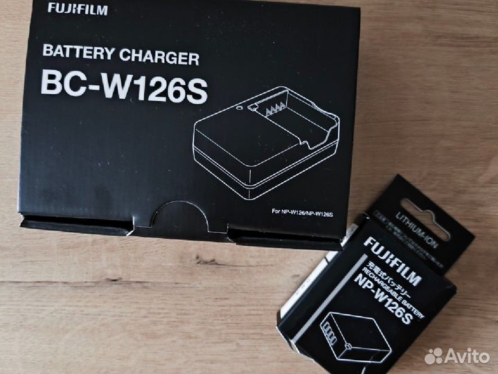 Зу + аккум fujifilm w126s оригинал
