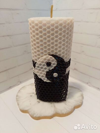 Свечи Инь и Янь из медовой вощины