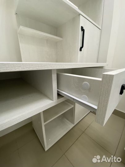 Письменный стол с налстройкой 