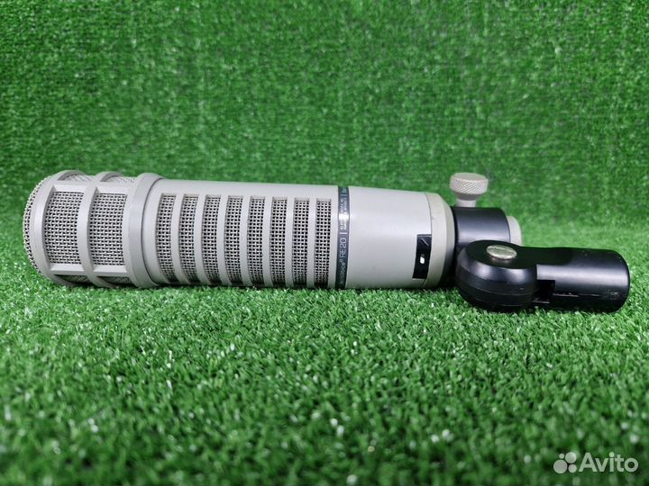 Динамический микрофон Electro-Voice RE 20
