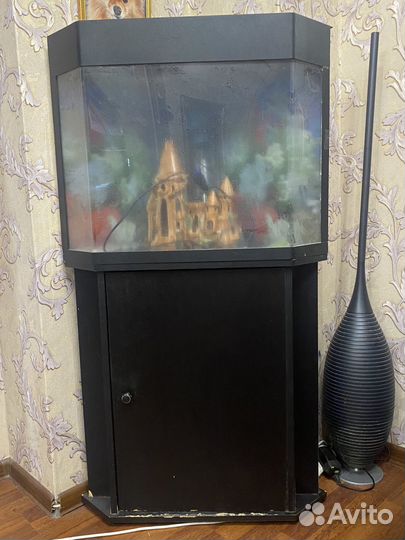 Аквариум угловой