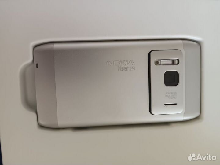 Nokia N8, 16 ГБ