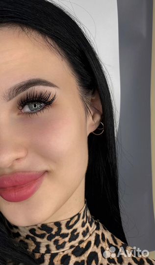 Модель на наращивание ресниц