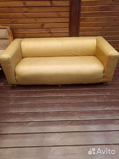 Диван из искусственной кожи б/у