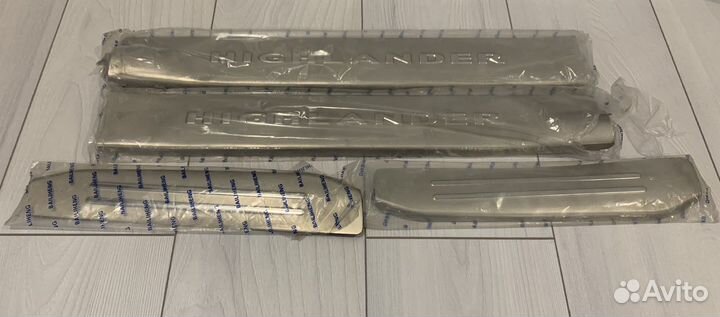 Накладка на пороги Toyota Highlander 2008-2012 г