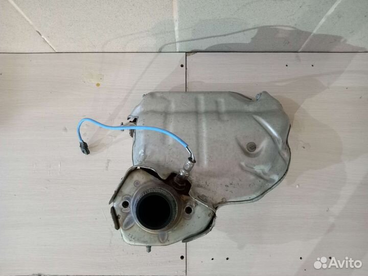 Выпускной коллектор на рено сандеро 2 2014г